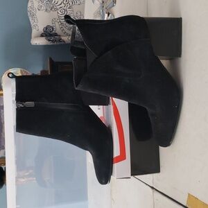 Blondo Waterproof Black Suede Boots EUC